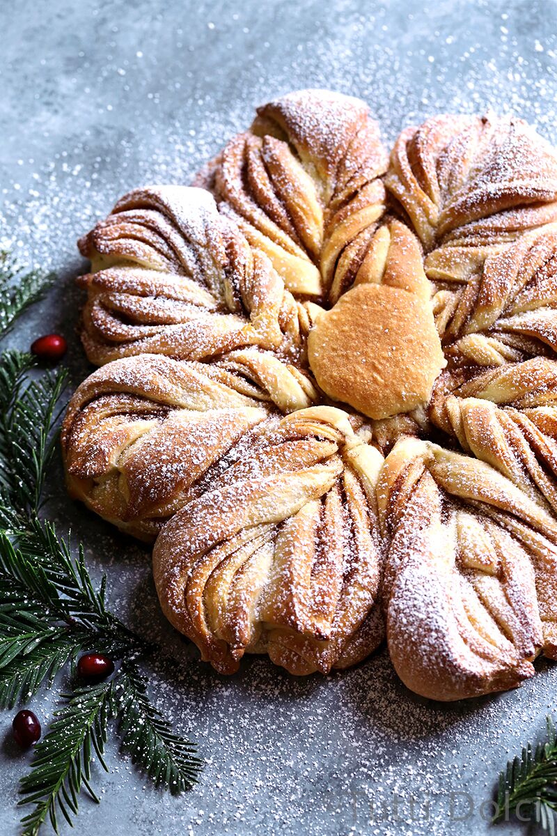 Cinnamon Sugar Star Bread
