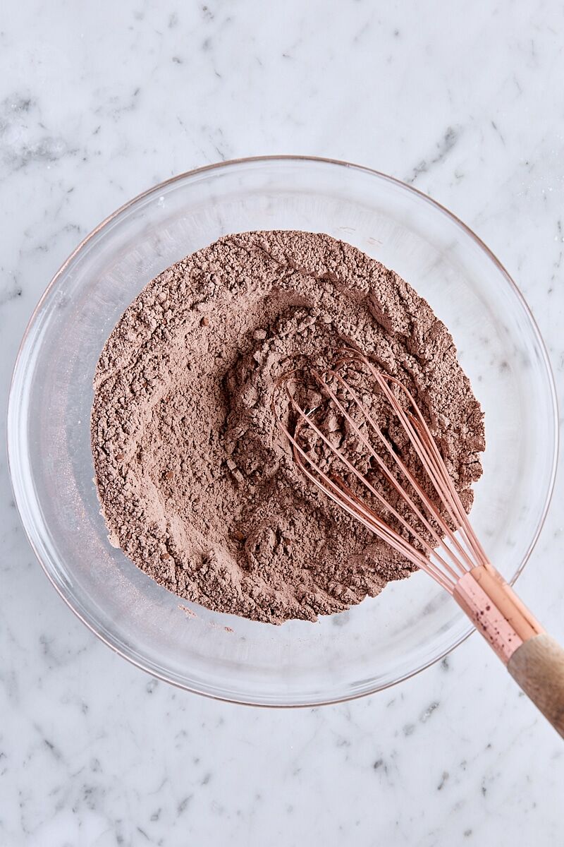 Dry ingredients whisked together in glass bowl