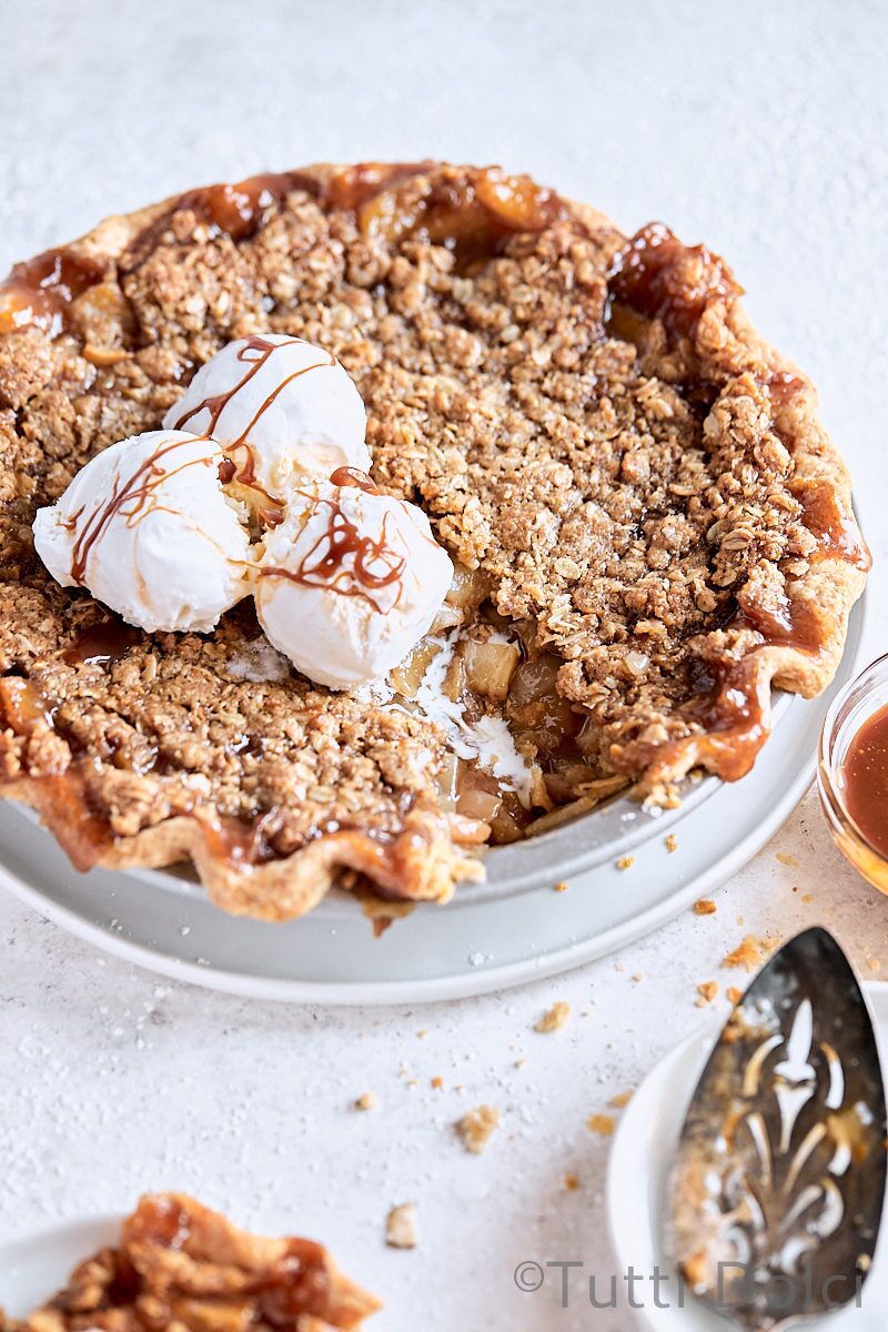 Caramel Pear Crumble Pie