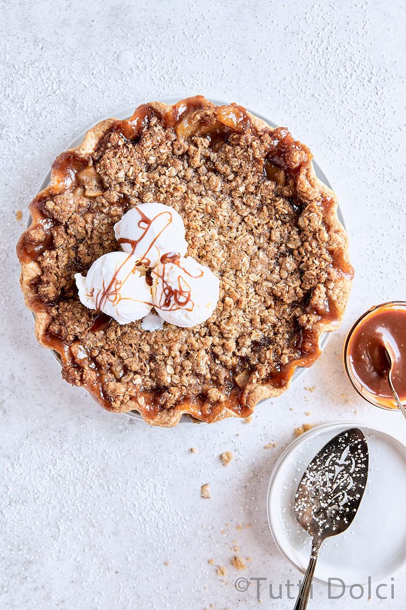Caramel Pear Crumble Pie