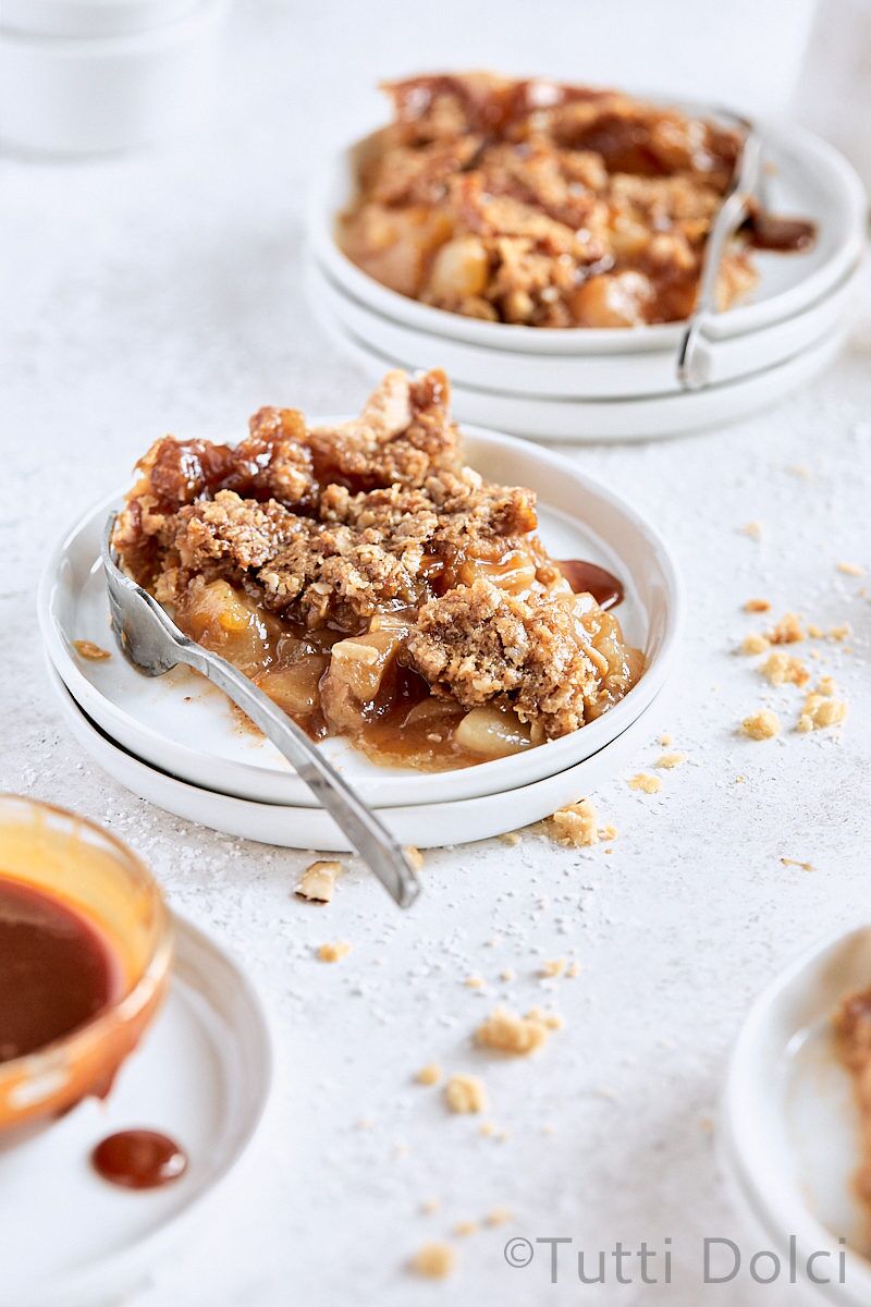 Caramel Pear Crumble Pie