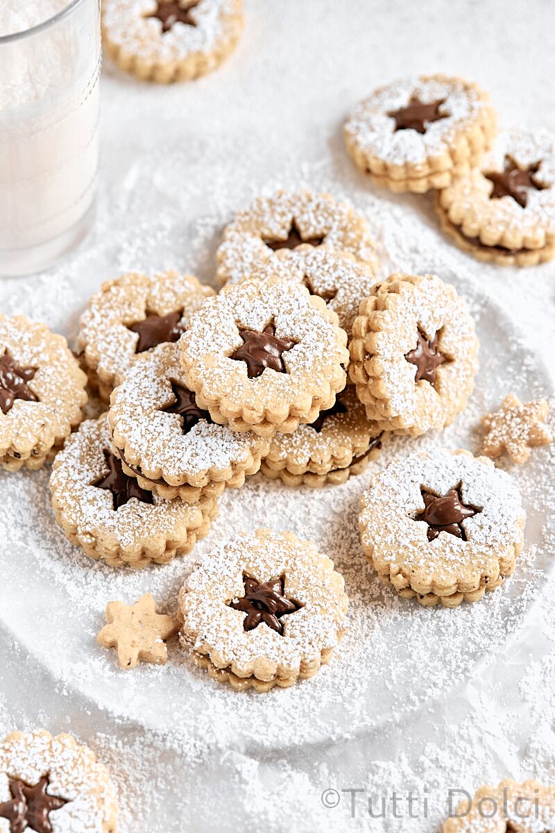 Chocolate Hazelnut Linzer Cookies