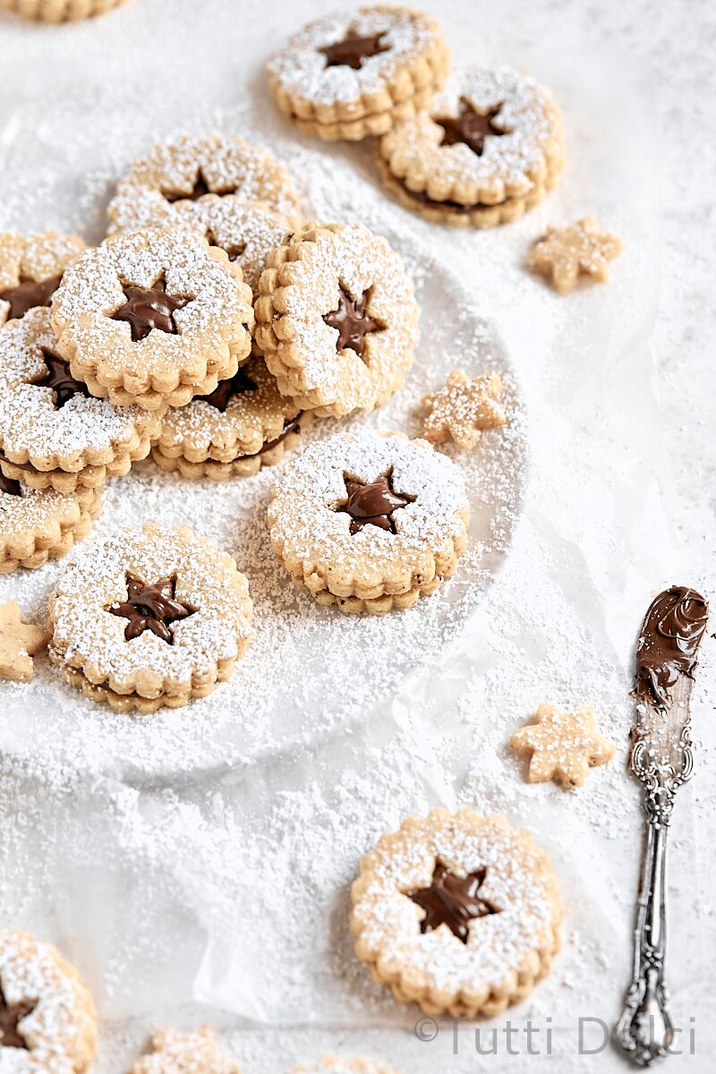 Chocolate Hazelnut Linzer Cookies