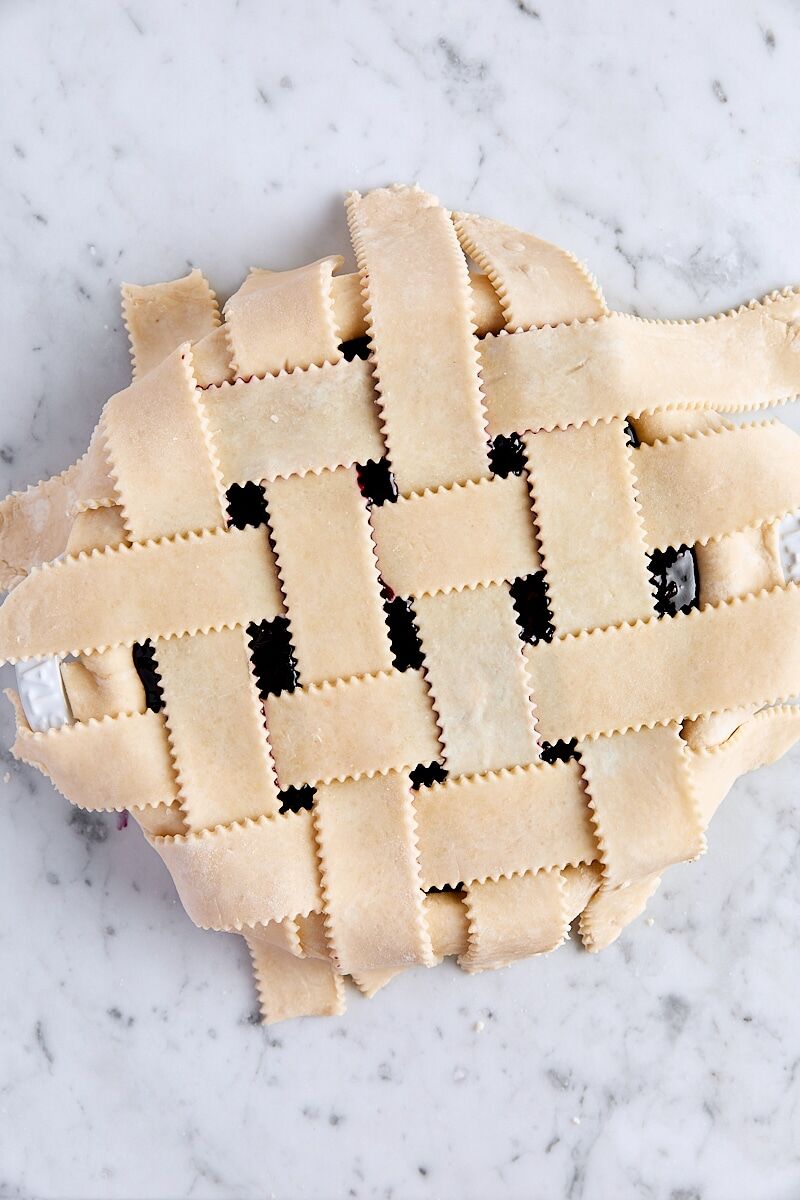 Woven top lattice